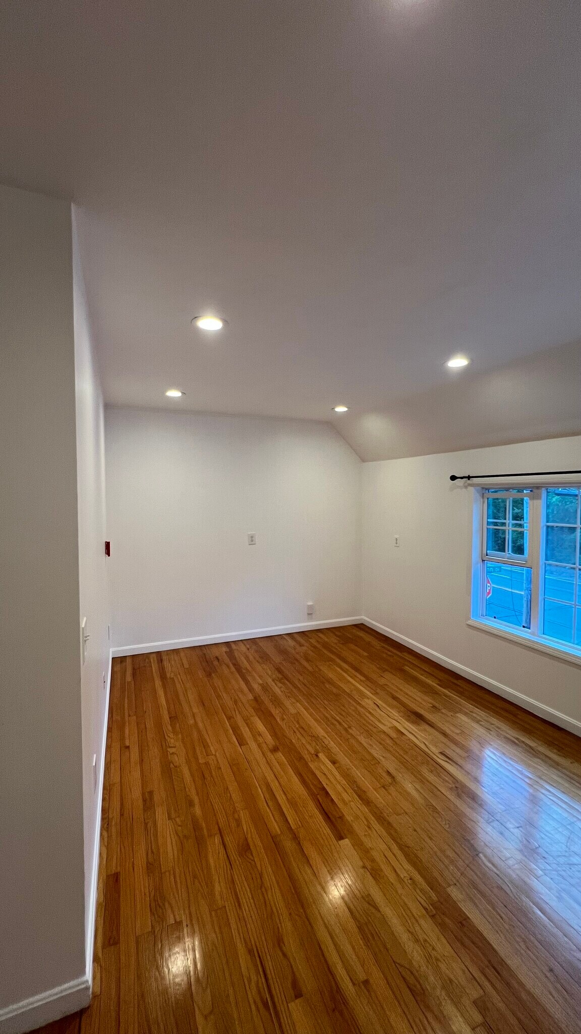 Building Photo - 2800 Hartford Ave