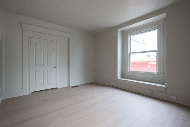 Building Photo - 1224 Cleveland Ave NW