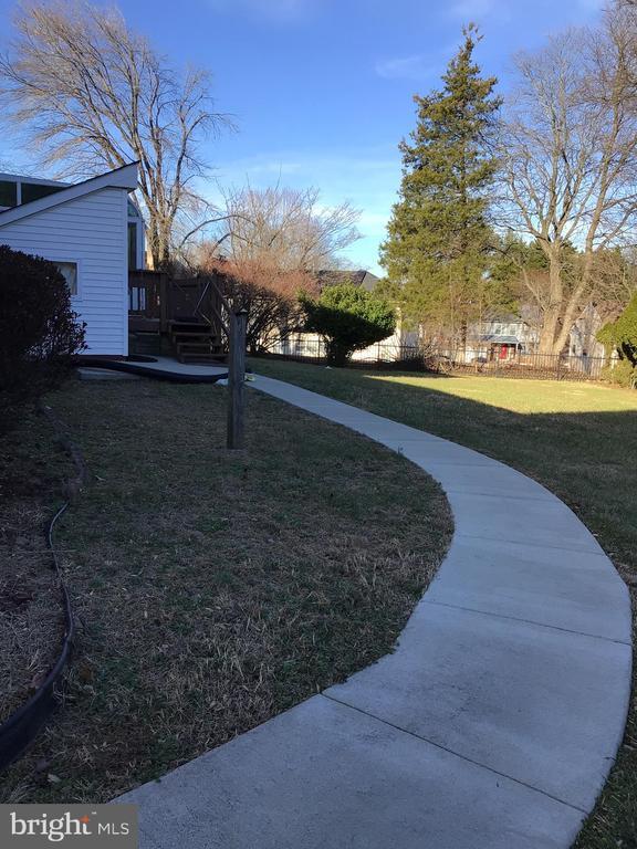 Building Photo - 1307 Fairlakes Pl