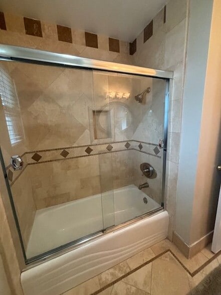 Building Photo - 8640 Ardendale Ave