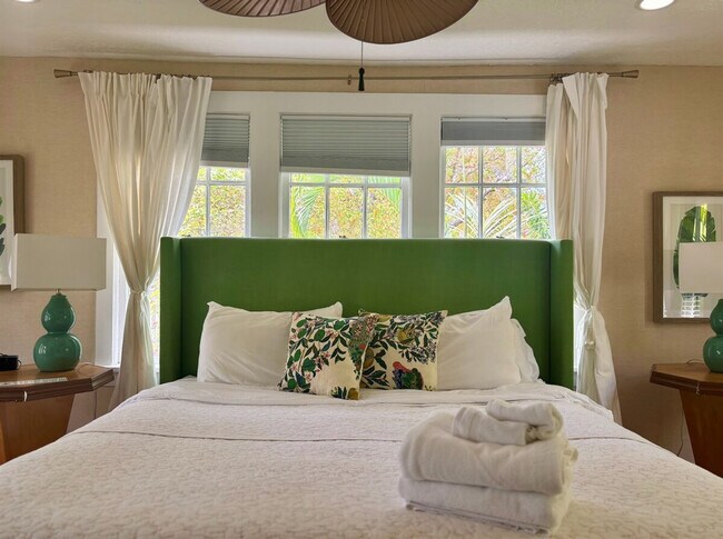 Building Photo - 446 27th St