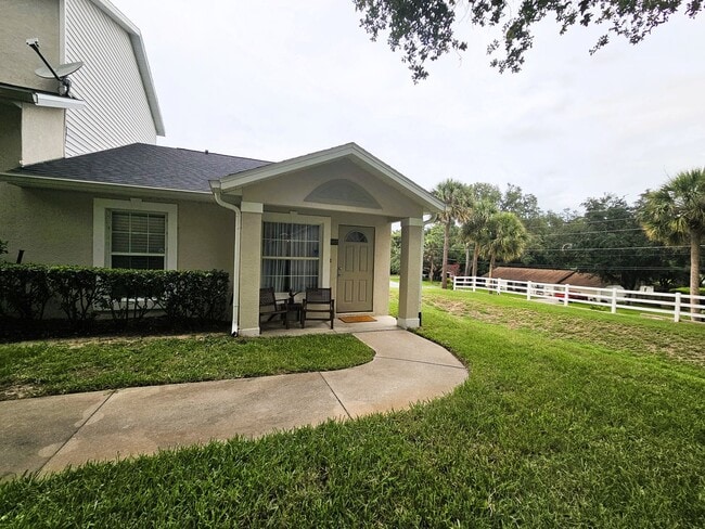 Building Photo - Charming 2-Bedroom, 2-Bath Condo with Private End-Unit Location!