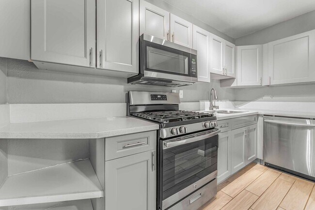 Building Photo - Welcome to your future home in the heart of Las Vegas!