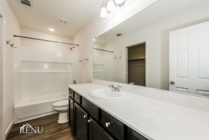 Building Photo - 6008 Mojave Dr