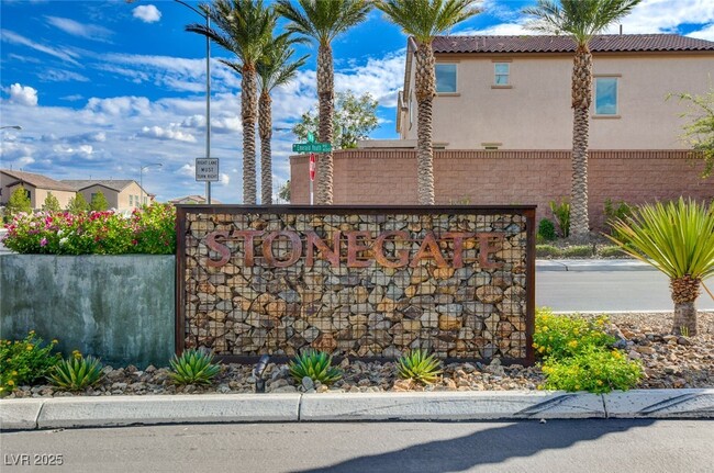 Building Photo - 864 Royal Amethyst Way