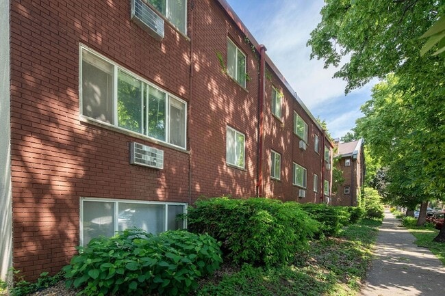 Building Photo - 2112 Garfield Ave