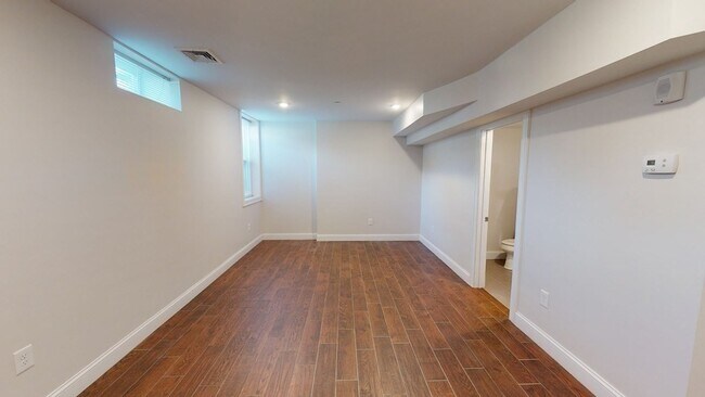 Building Photo - 37 Walnut Pl