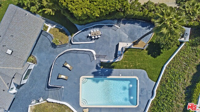 Building Photo - 3712 Berry Dr