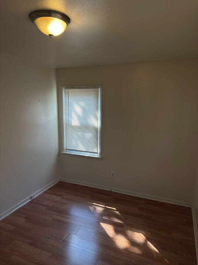 Building Photo - 4026 Belfore Dr