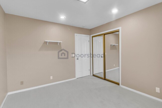 Building Photo - 1362 Casa Ct