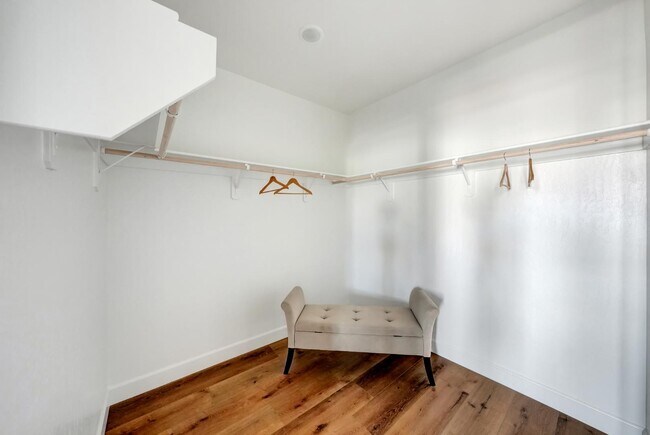 Building Photo - 2162 W Solo Wy