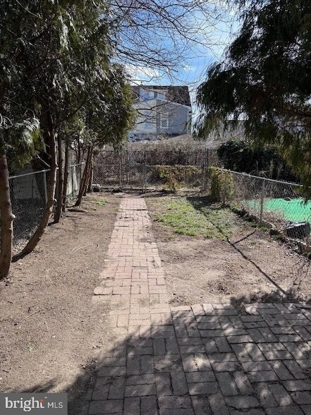 Building Photo - 222 W Union St