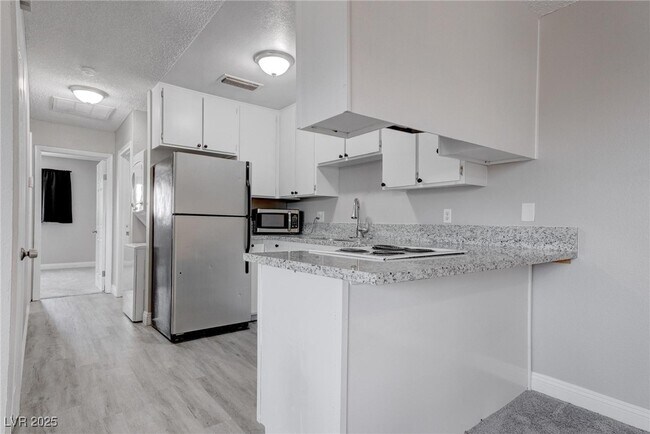 Building Photo - 1438 Lorilyn Ave