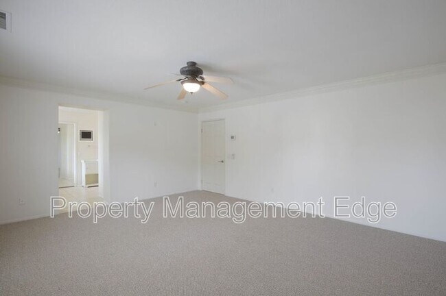 Building Photo - 38265 Birch Ct