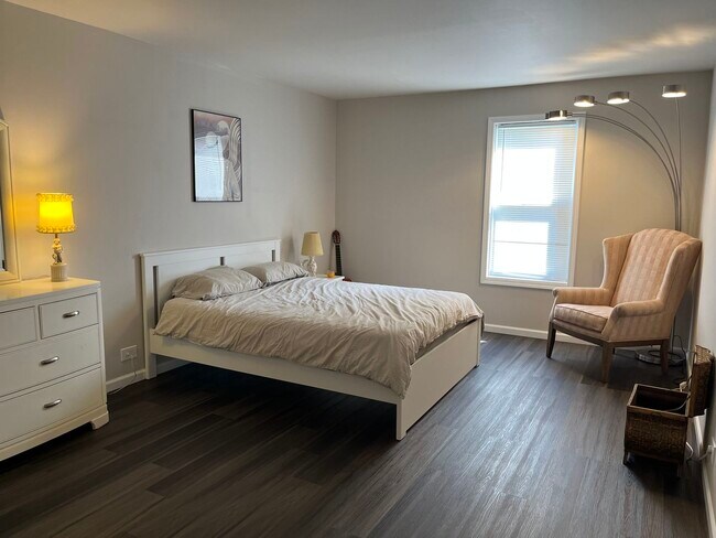 Building Photo - 5101 Carriage Way Dr