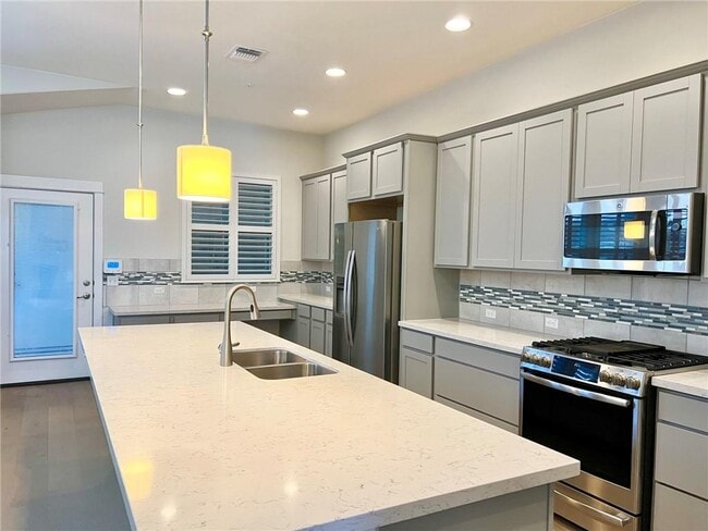 Building Photo - 4720 Vaughan St