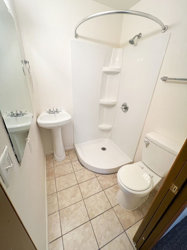 Building Photo - Triplex 5417 - 5421 North Hills Drive