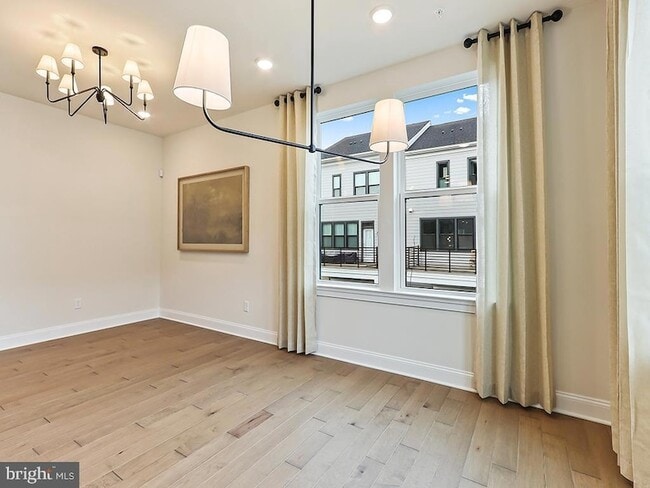 Building Photo - 715 Parker Blvd