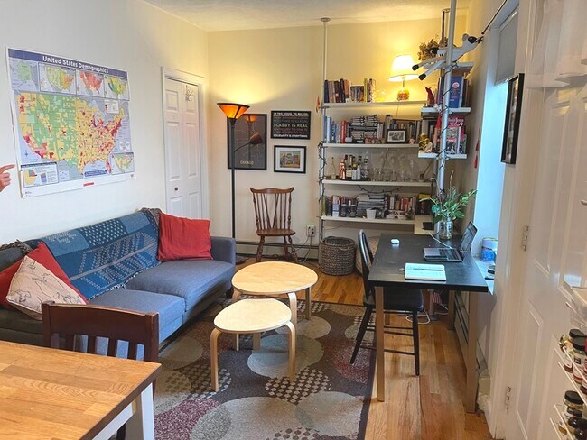 Building Photo - 122 Berkshire St