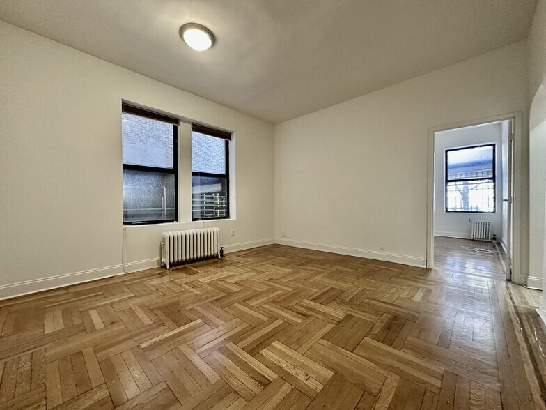 Building Photo - 664 W 163rd St