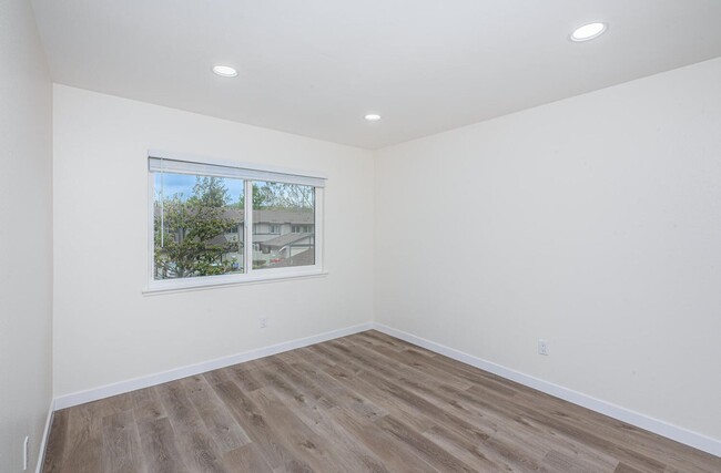 Building Photo - Beautiful Remodeled Single Family Home in ...