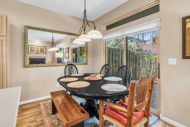 Building Photo - Cottage Loop Townhome