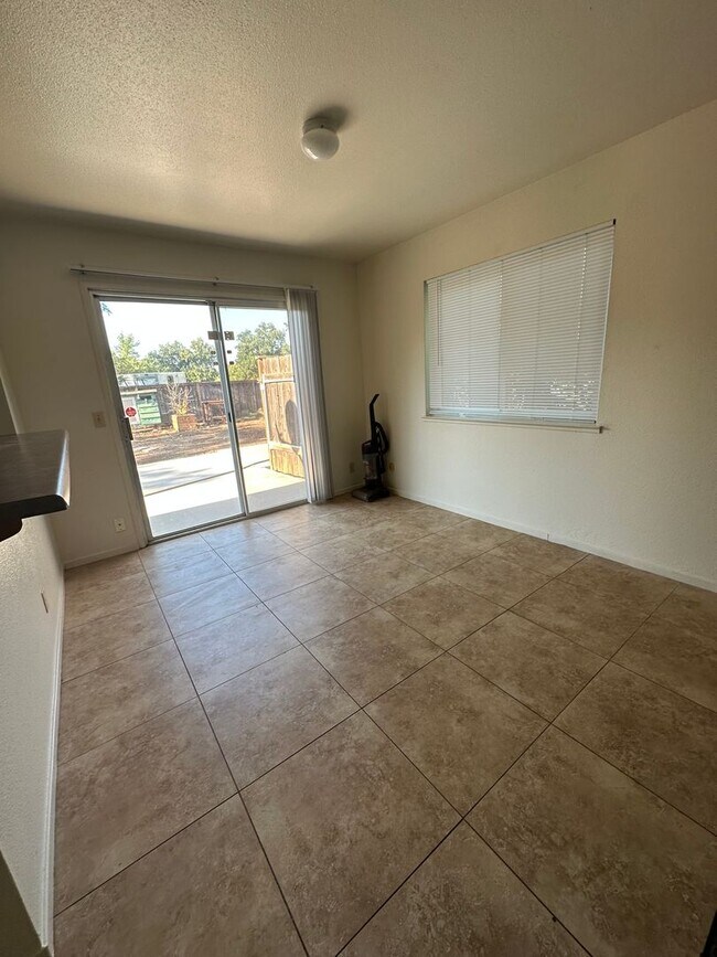 Building Photo - 2031 Oroville-Chico Hwy