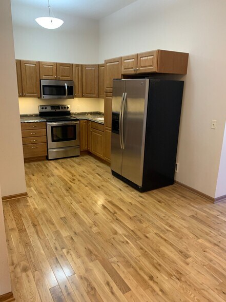 Primary Photo - 802 4th Ave