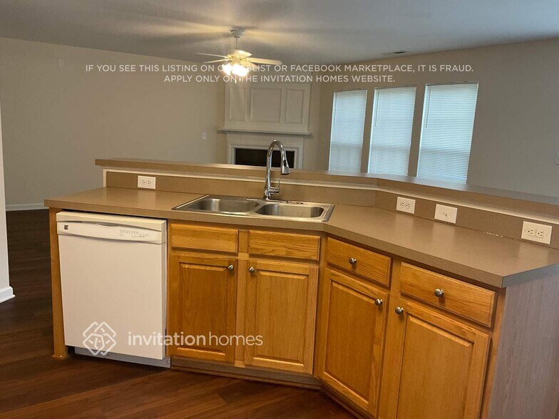 Building Photo - 5012 Babbling Brook Dr