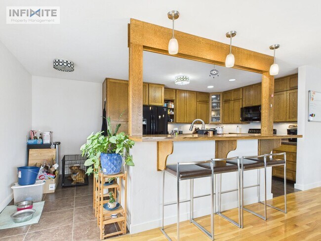 Building Photo - Great Four Bedroom! First Month Half Off!!