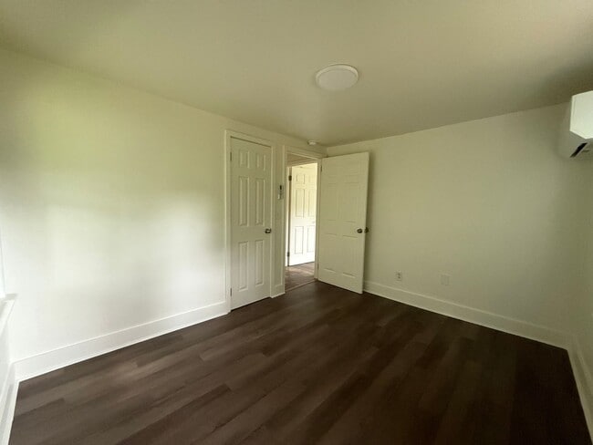 Building Photo - 2 Bedroom 1 Bath Home in Kingsport, TN