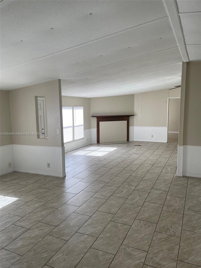 Building Photo - 8638 Gibson Oaks Dr