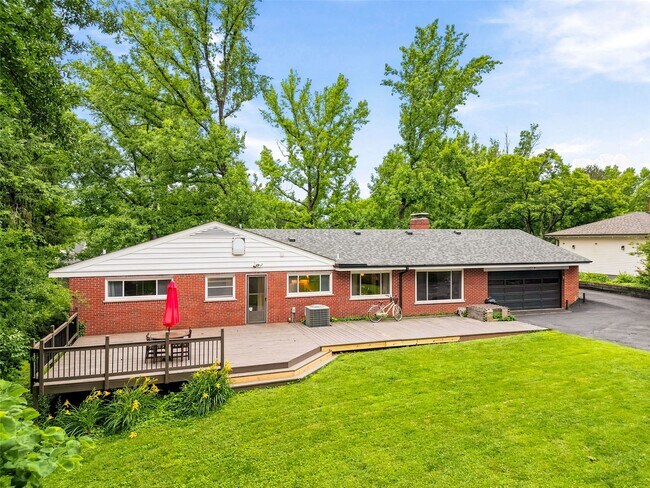 Building Photo - 23 Beaver Dr