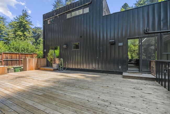 Building Photo - 850 Branciforte Dr