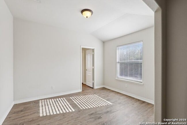 Building Photo - Stunning 4 Bedroom 2.5 Bath home in The Ridge at Lookout Canyon ~ Move in Ready!