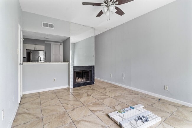 Building Photo - 8657 Village of Fondren Dr