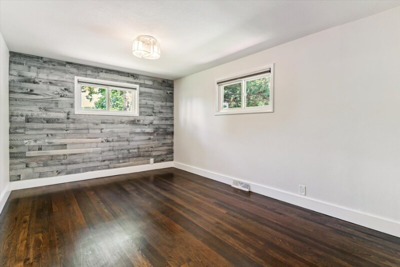 Building Photo - 5480 W Iowa Ave