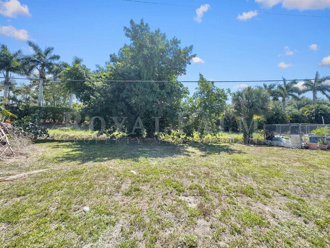 Building Photo - 6617 Warwick Cir