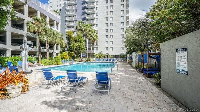 Building Photo - The Madison