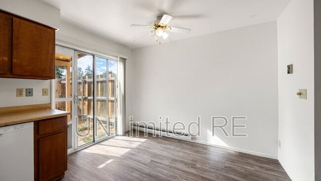 Building Photo - 1637 Canada Crescent