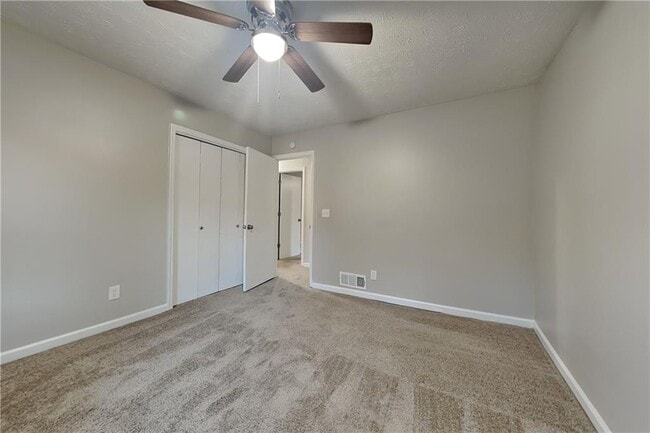 Building Photo - 2201 Whitebluff Way