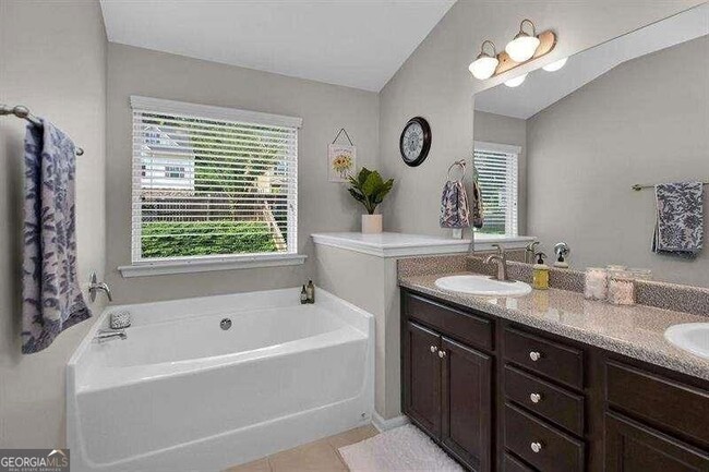 Building Photo - 307 Lakeside Ln