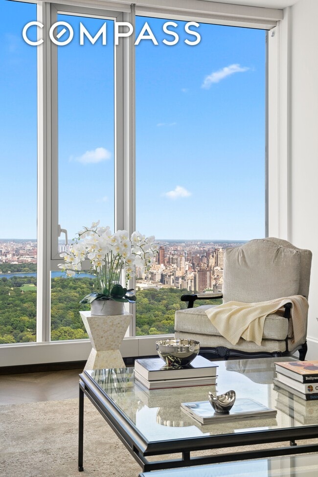 Building Photo - 217 W 57th St