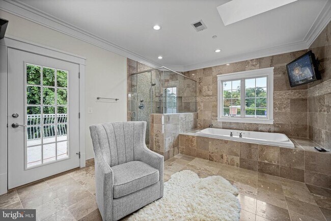 Building Photo - 9715 Singleton Dr