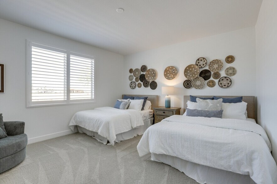 Building Photo - 16456 W Monterey Way