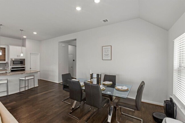 Building Photo - 220 Algaroba Loop
