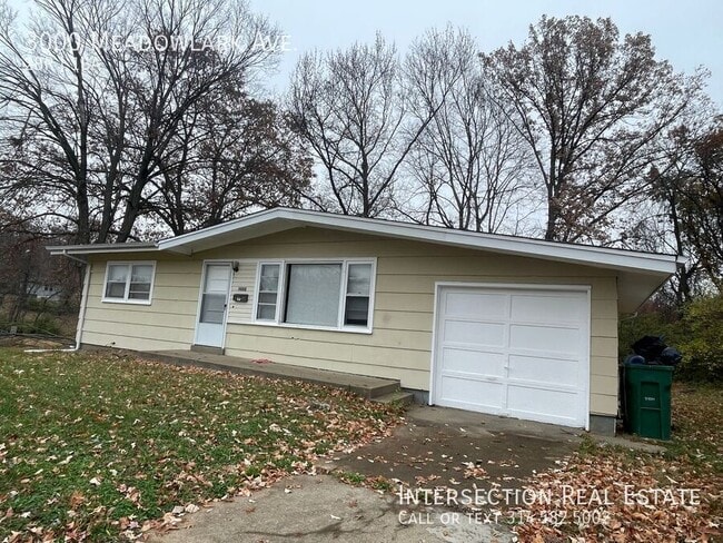 Building Photo - 3000 Meadowlark Ave