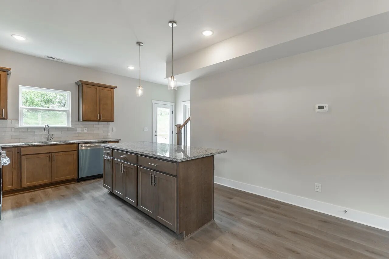 Building Photo - 4696 Heiskell Dr
