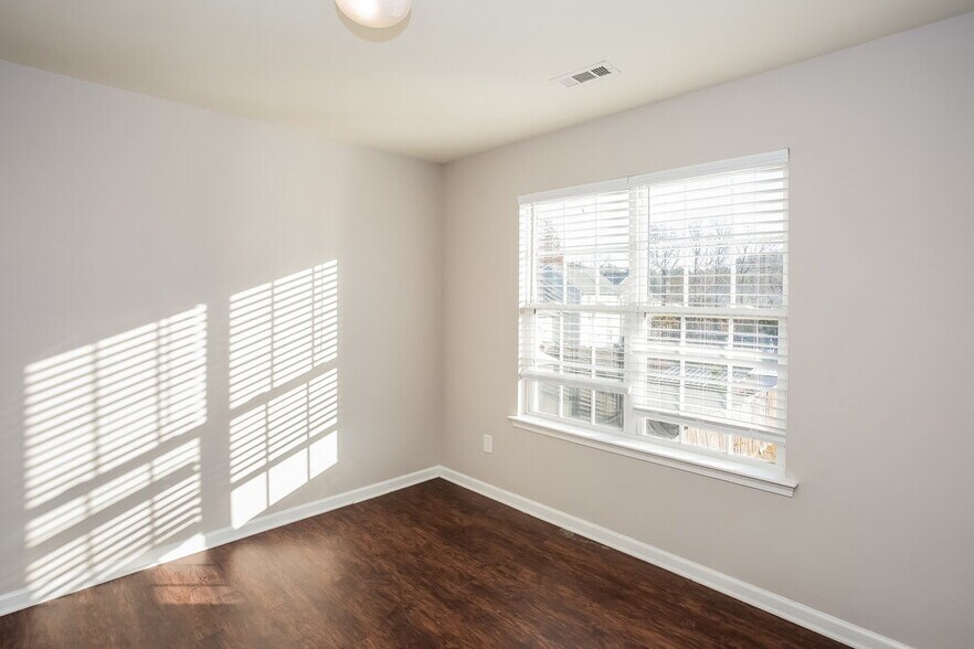 Building Photo - 5713 Henderson Oaks Dr