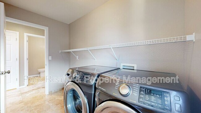 Building Photo - 8596 Bluegrass Cir